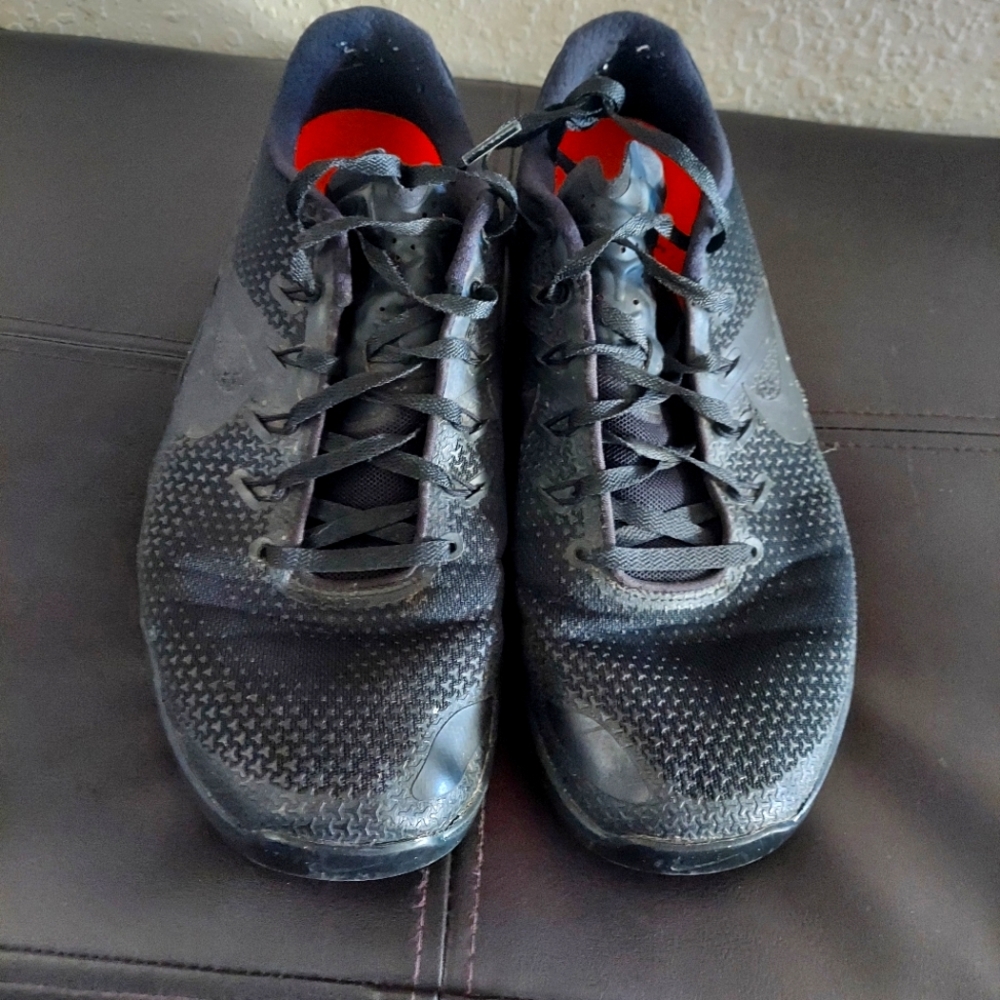 Used Nike Metcon 4 size 9.5